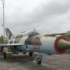 Afghan_MiG-21
