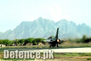 F-16_at_Sargodha_air_base