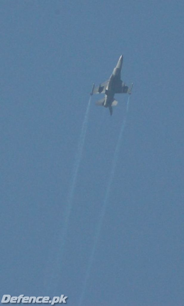 F-16_maneuver