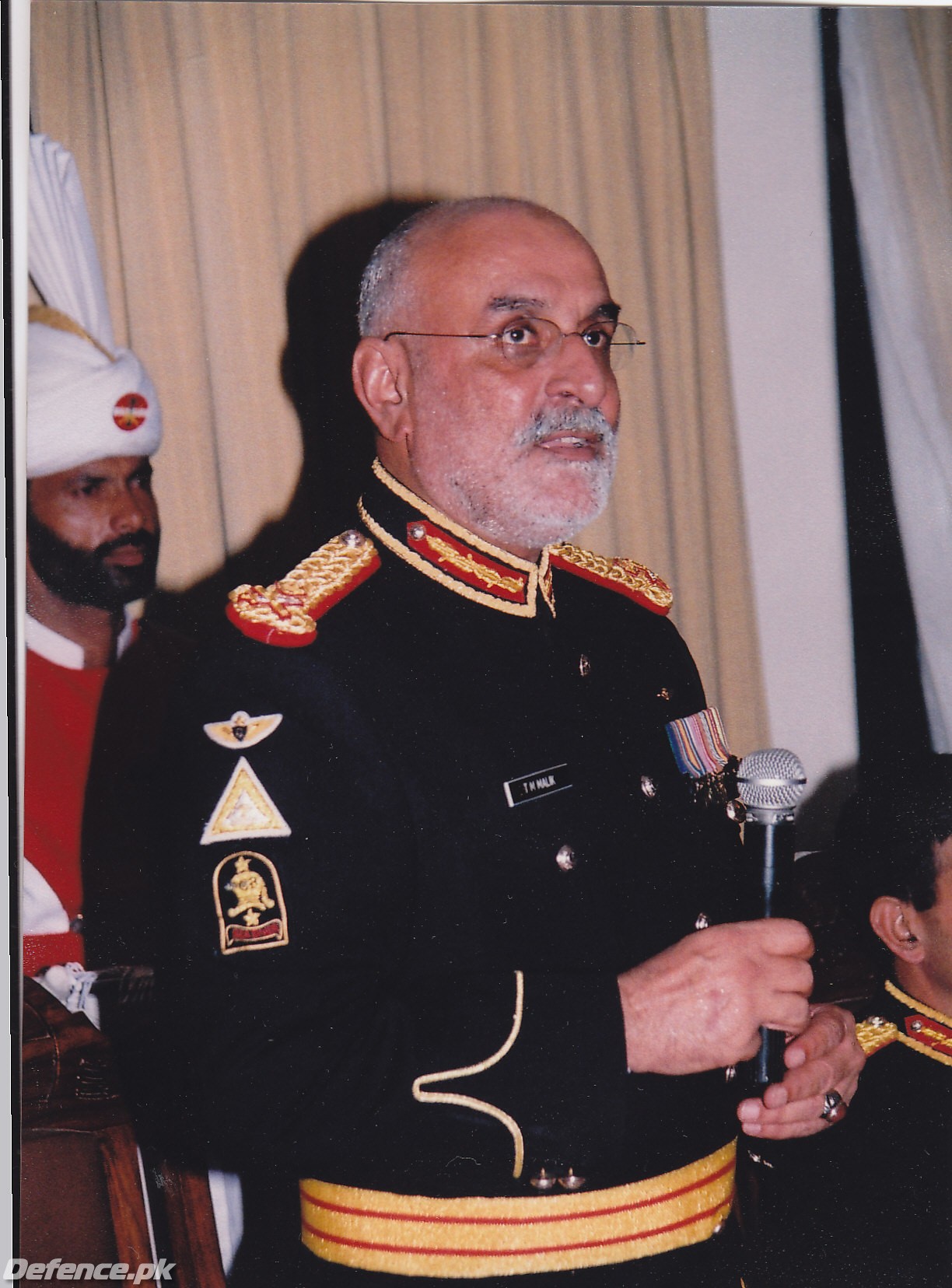 General TM Malik addressing his officers