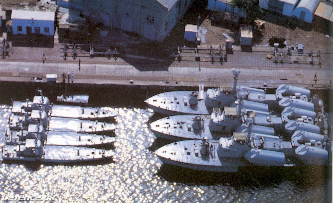Huangfeng class missile boats at Karachi Harbor