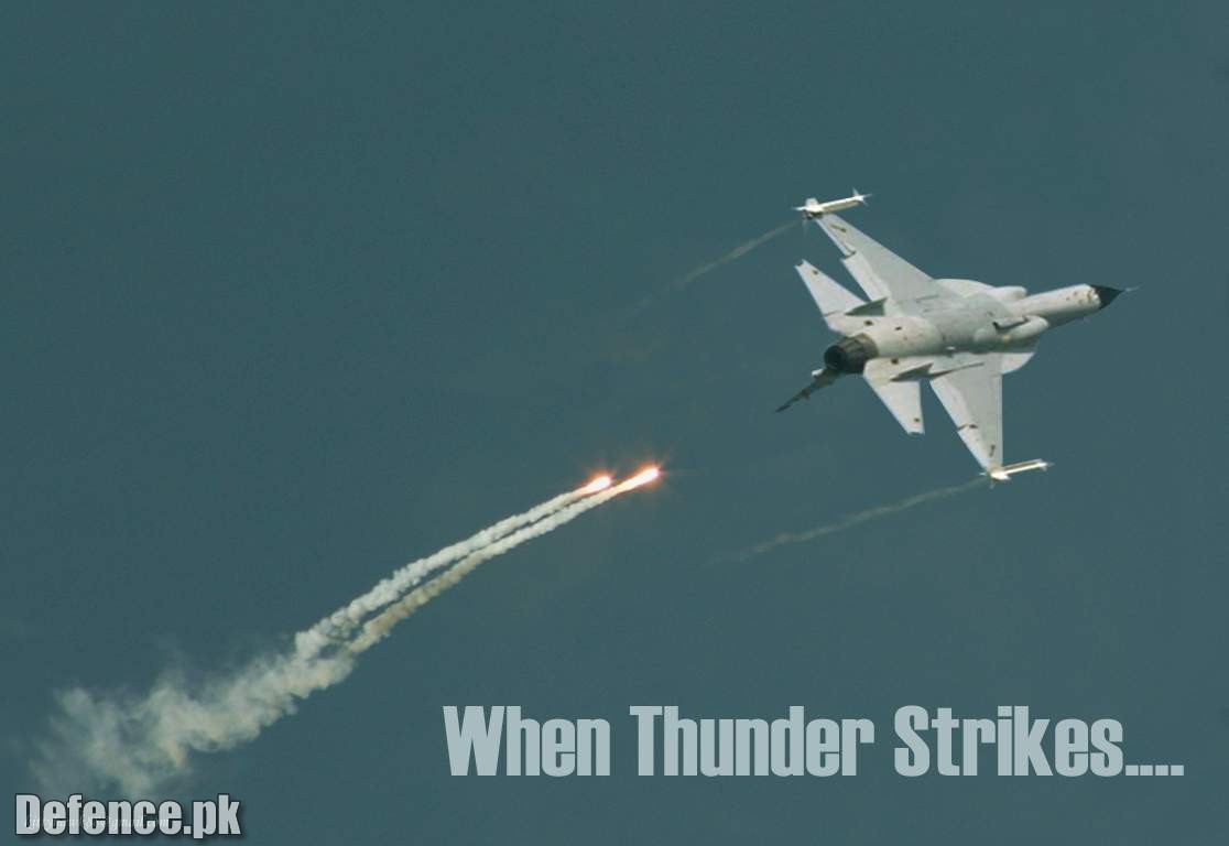 JF-17 Dropping flares-Part-01