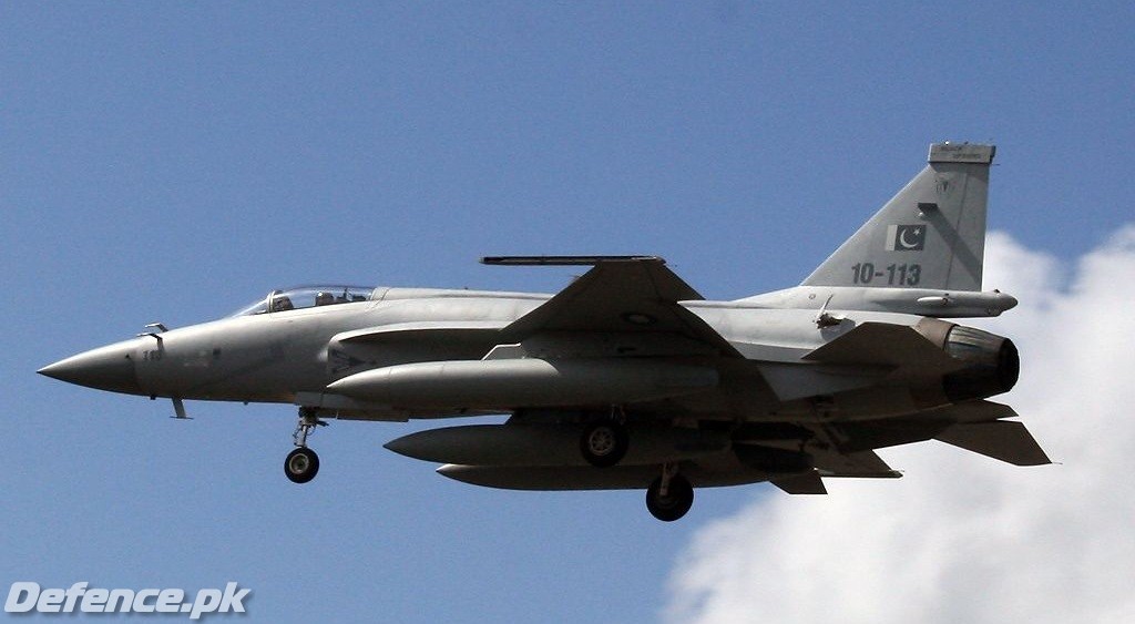 JF-17 Thunder arrival at Farnborough Air Show