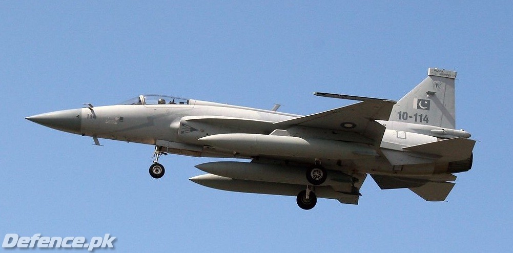 JF-17 Thunder arrival at Farnborough Air Show