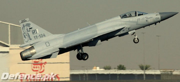 JF-17 Thunder, Launch at Dubai Air Show