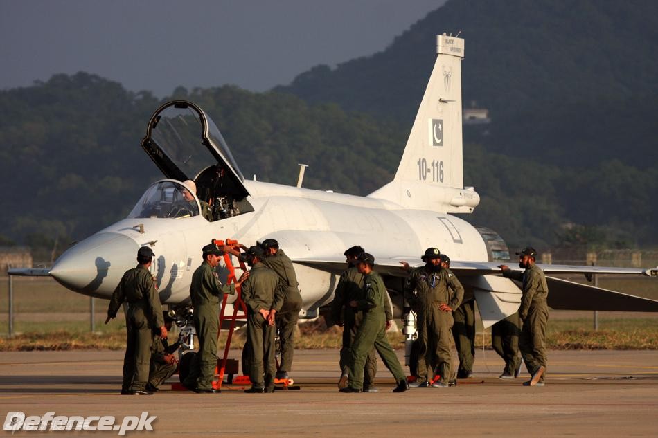 JF-17 Thunder @ Zhuhai 2010