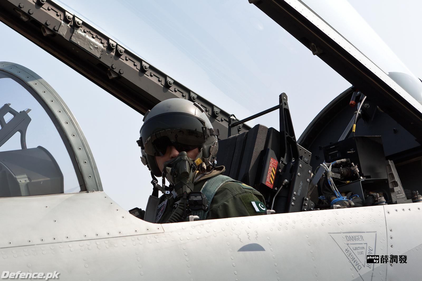 JF-17 Thunder @ Zhuhai 2010