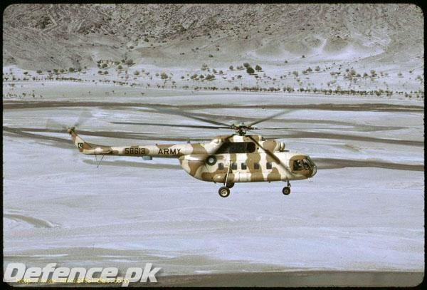 Pakistan_Army_-_Mi-171_over_Indus_River