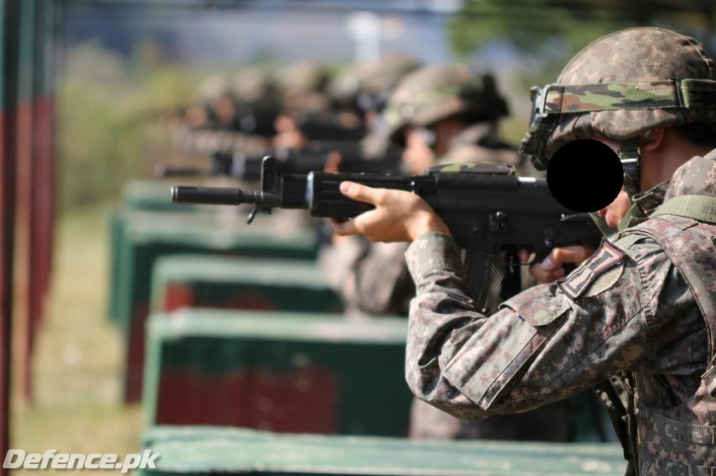 Republic of Korea Army 701 regiment commandos at the firing range.