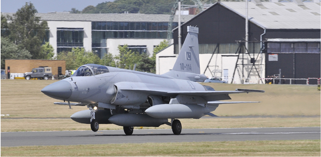 touch down thunder at farnborough air show