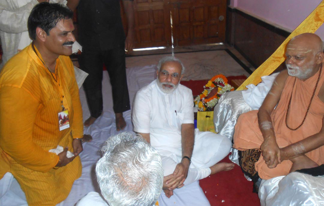 Narendra_Modi_at_the_Jagannath_Temple.jpg