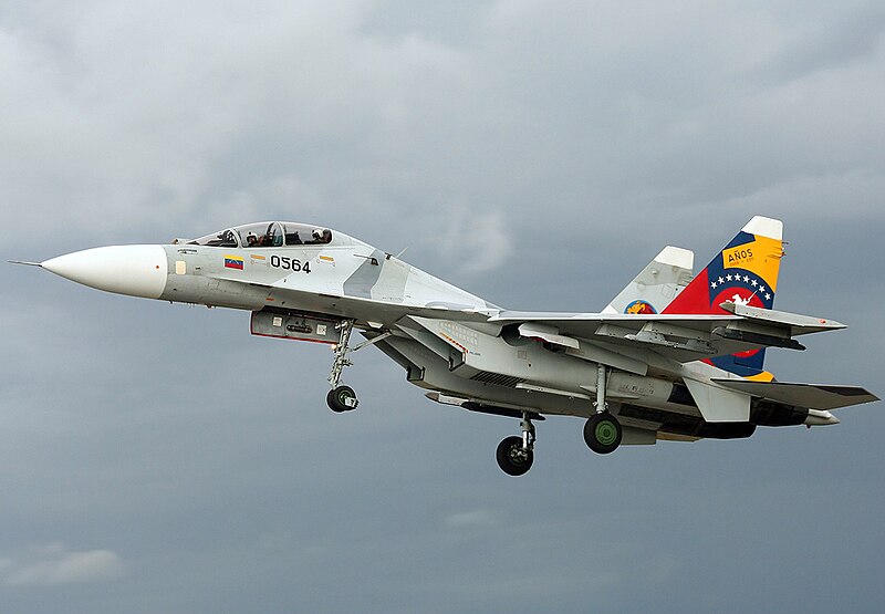 800px-Venezuelan_Air_Force_Sukhoi_SU-30MK2_AADPR.jpg