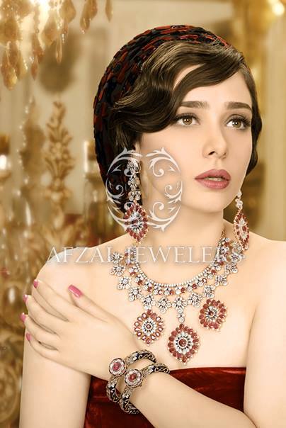 Pakistani-Celebrities-endorsing-Afzal-Jewelers-15.jpg