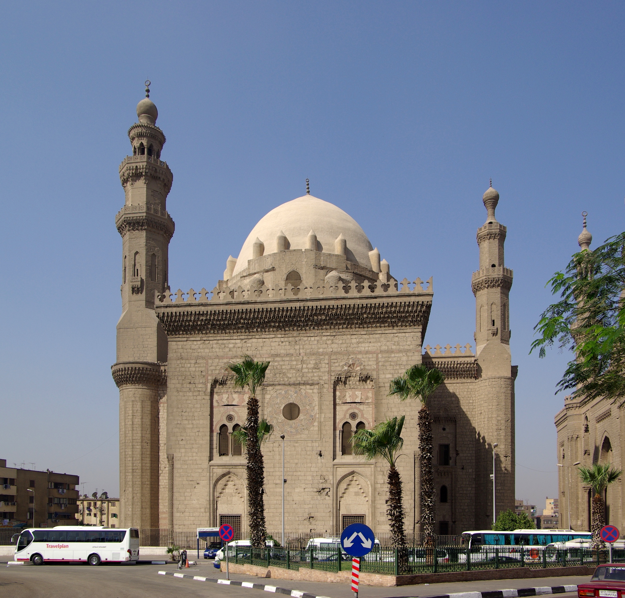 Kairo_Sultan_Hassan_Moschee_BW_1.jpg