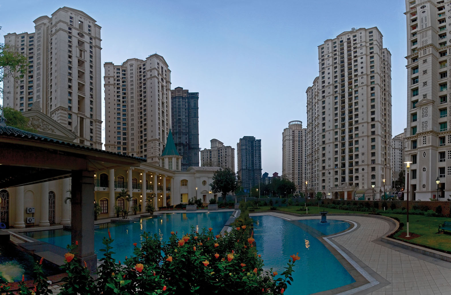 Hiranandani%2BEstate%2BThane_use.jpg