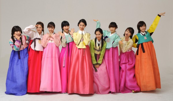 SNSD-Girls-Generation-Hanbok-Korean-Traditional-Dress-ecasirip.jpg