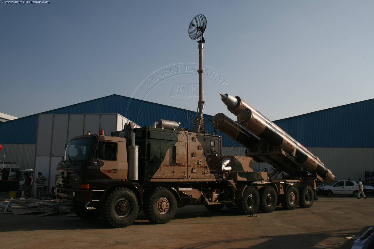 Brahmos_2012_20x_2012_20launcher.jpg