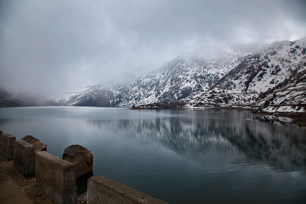 tsomgo-lake-nathu-la-pass-sikkim-india.jpg