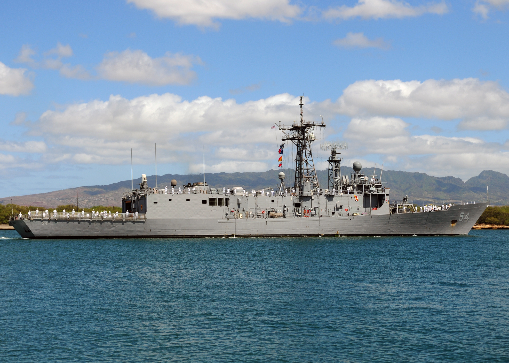 US_Navy_100624-N-6854D-052_USS_Ford_(FFG_54)_pulls_into_Joint_Base_Pearl_Harbor-Hickam,_Hawaii,_to_support_RIMPAC_2010.jpg