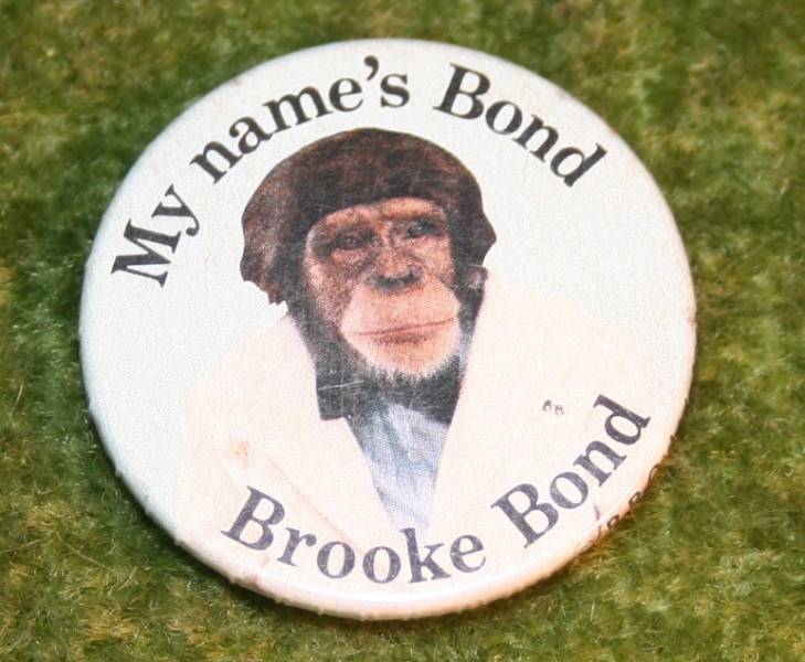 007-Brooke-Bond-badge.JPG