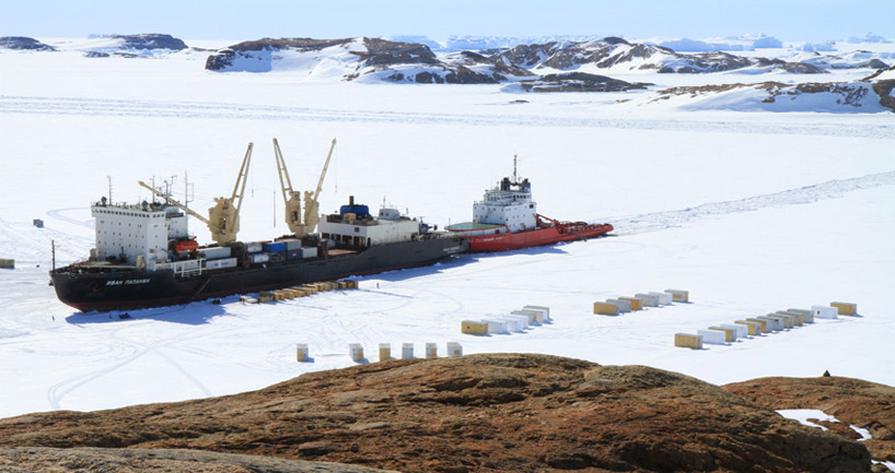 bof-arkitekten-antarctic-shipping-containers-designboom07.jpg