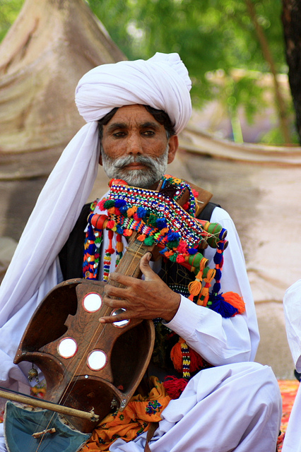 a_baloch_singer_in_cultural_dress.jpg