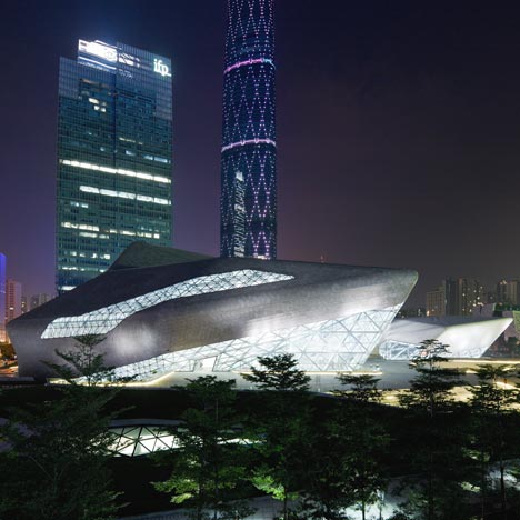 dzn_Guangzhou-Opera-House-by-Zaha-Hadid-Architects-26.jpg