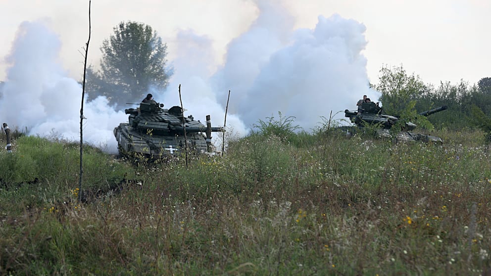 Ukrainische Panzer im Kampf gegen die russischen Besatzer