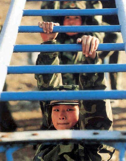 chinese_army_girls_08.jpg