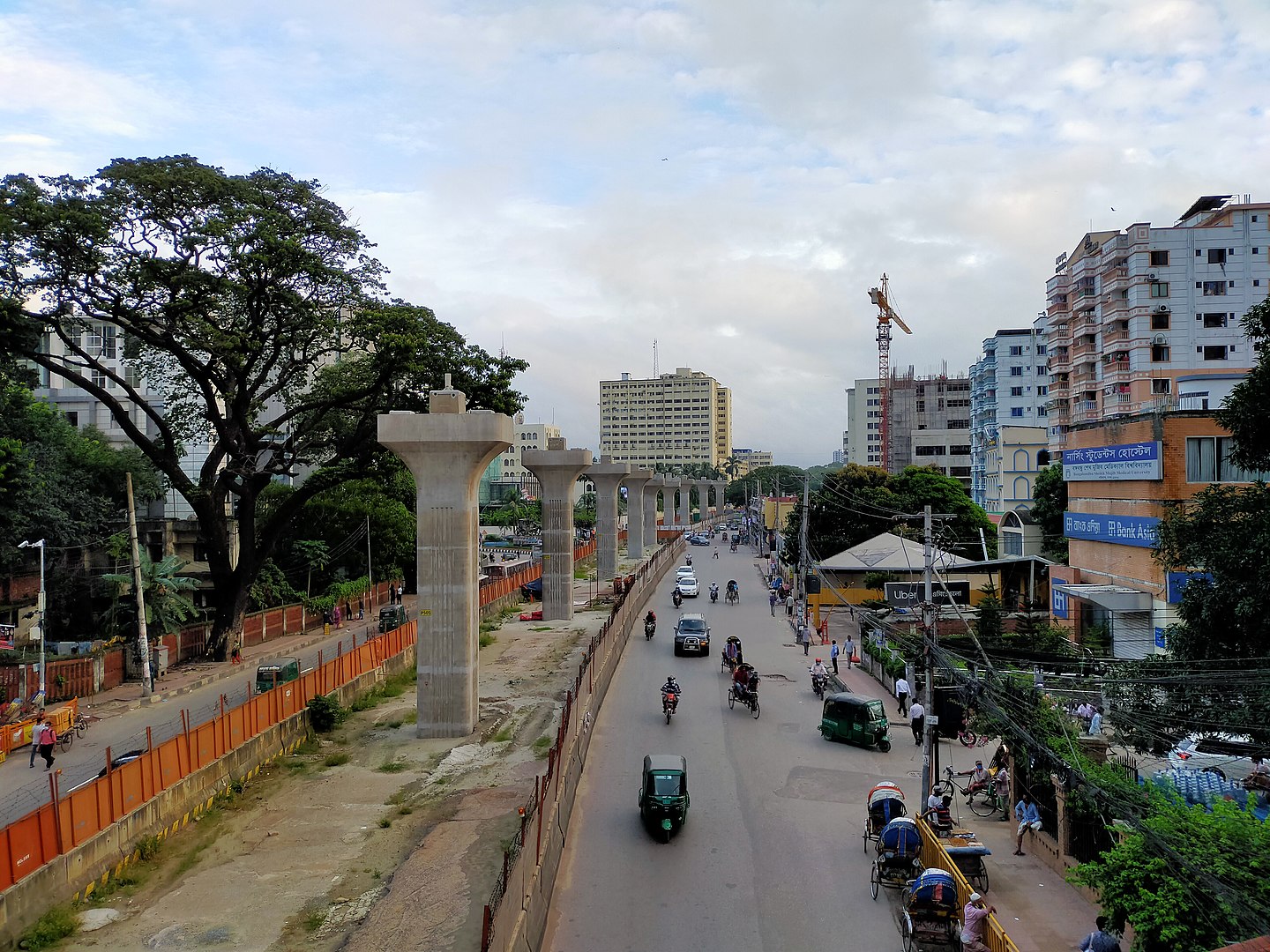 1440px-Dhaka_Mass_Rapid_Transit_Development_Project_under_construction_%281%29.jpg
