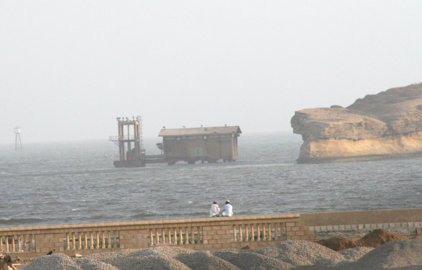 Karachi_Sea_Fountain_by_naturart.jpg