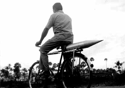 indias_first_rocket_on_cycle.jpg