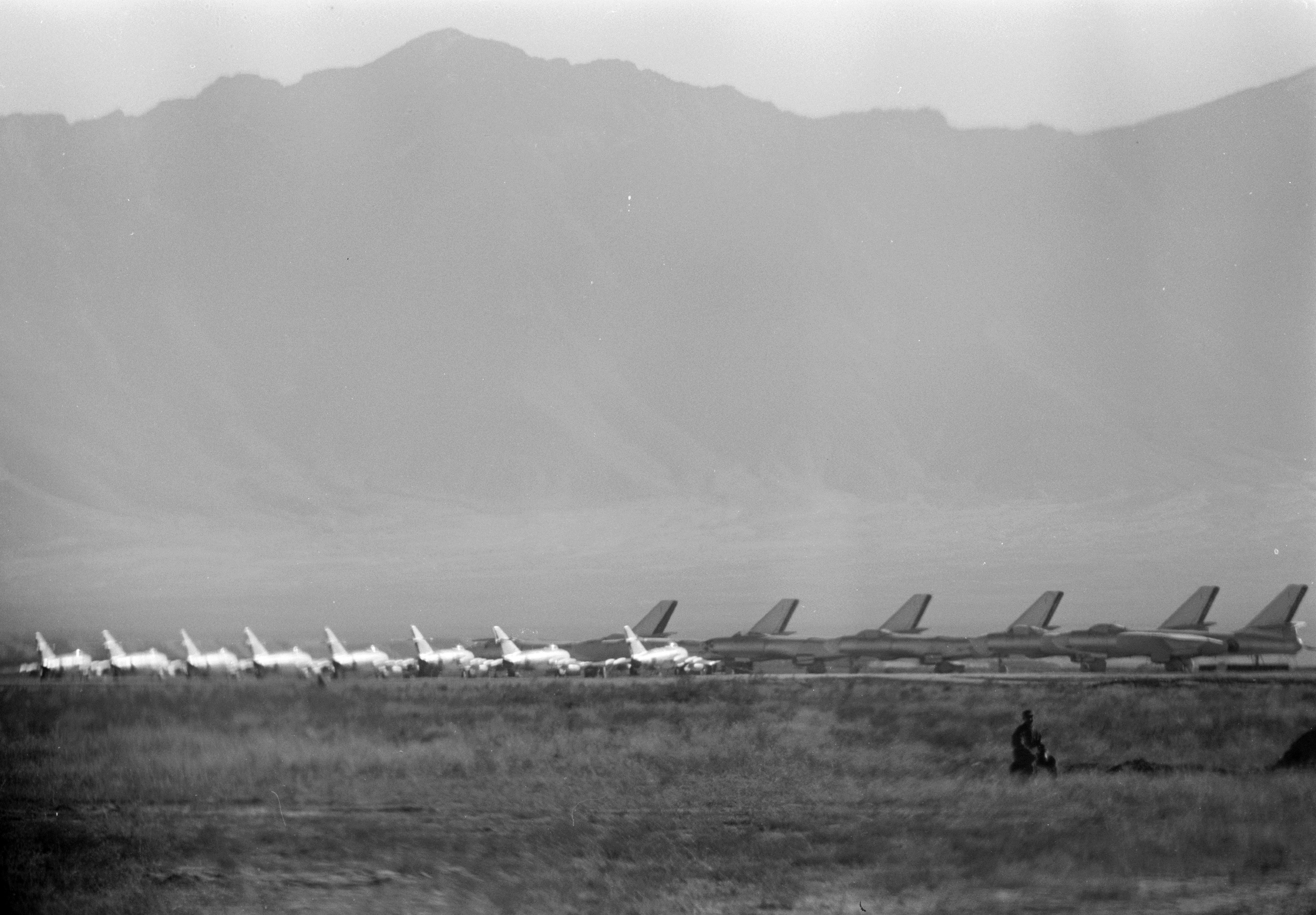 MiG-15s_and_Il-28s_at_Kabul_1959.jpg