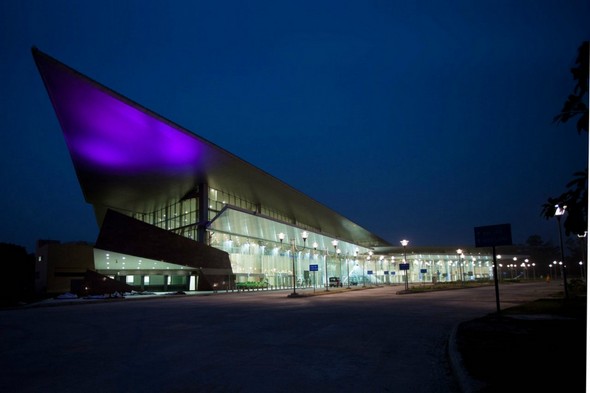 Terminal-at-Lucknow-Airport.jpg