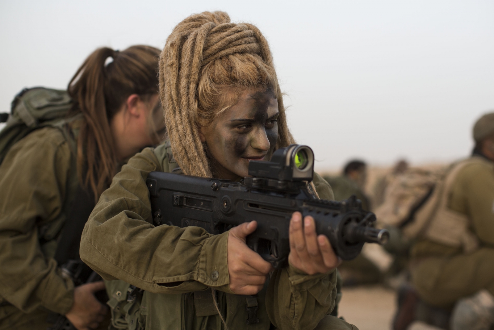 israel-female-soldiers-9.jpg