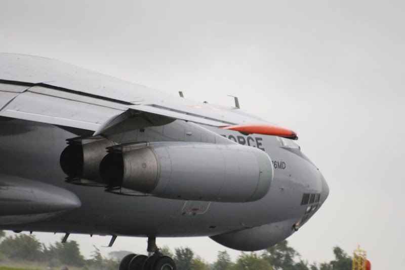 Indian-Air-Force-Il-76MD-Gajraj-Transport-Aircraft-02-R%25255B3%25255D.jpg