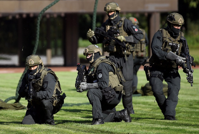 d-swat.jpg