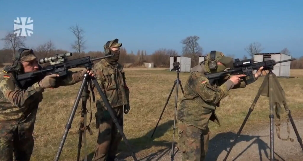 SMASH: Bundeswehr testet Drohnenabwehr mit Handwaffen