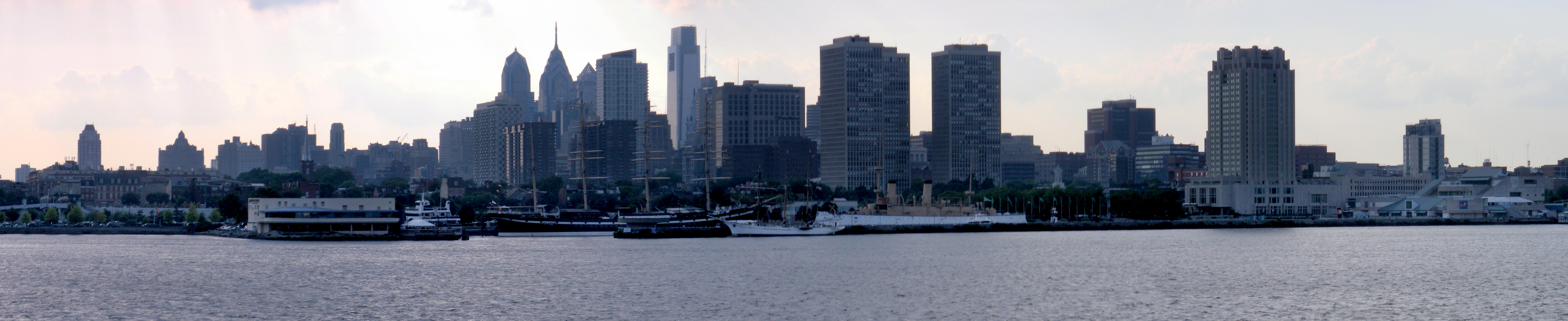 Philadelphia_Panorama_From_Camden.JPG