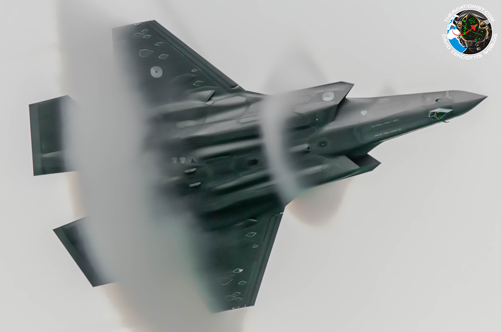 F-35-condensation.jpg