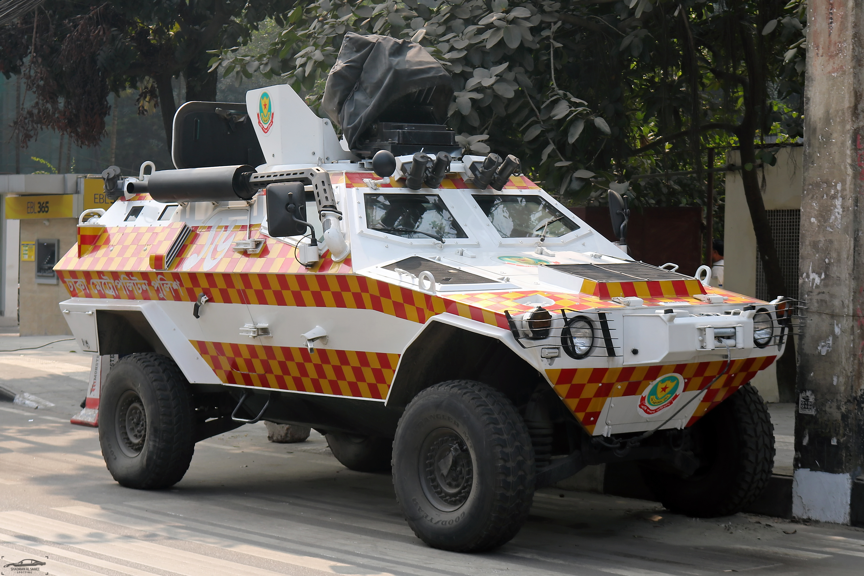 Bangladesh_Police_%28DMP%29_Otokar_Cobra_APC._%2839915229982%29.jpg