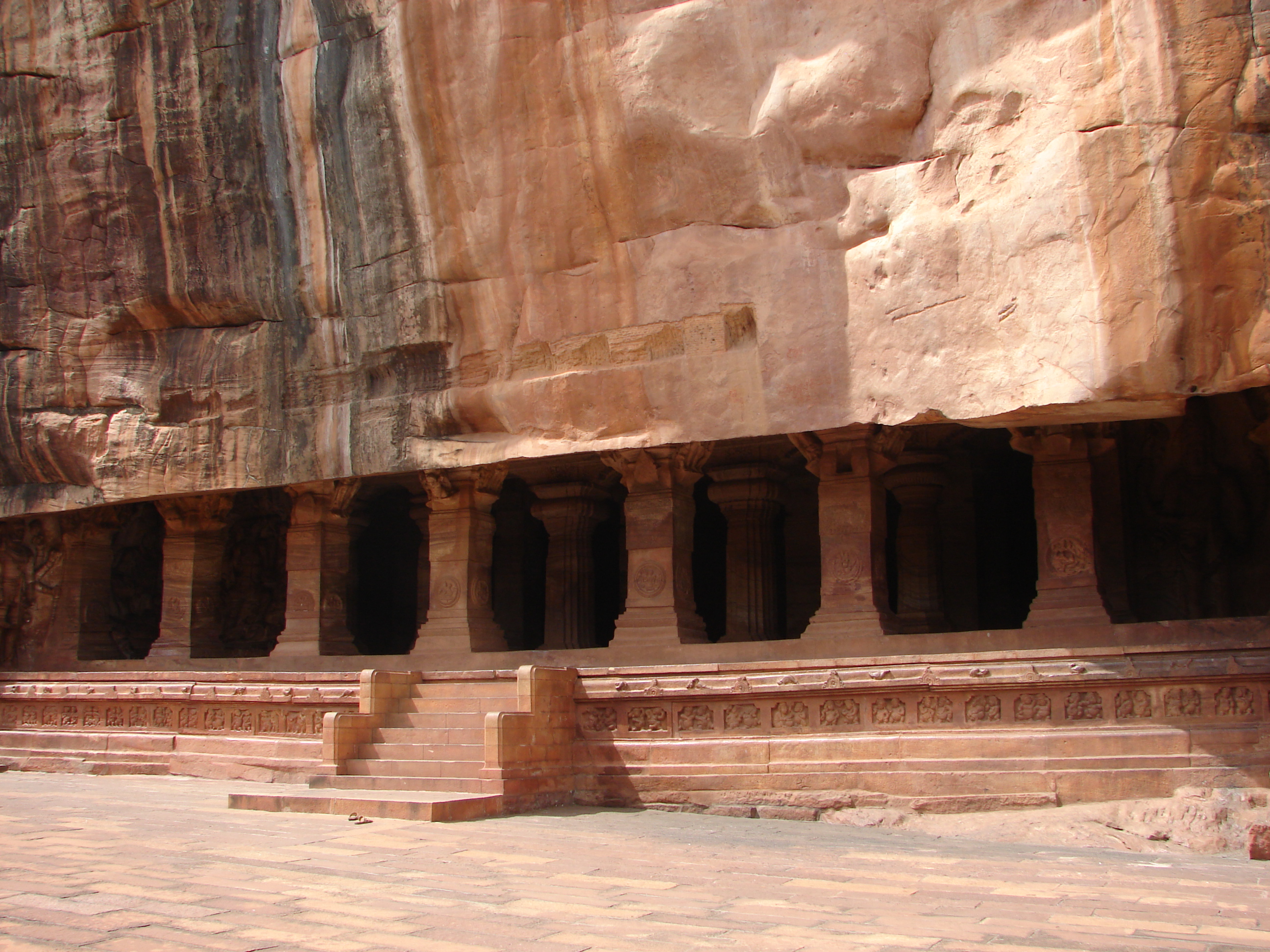 Cave_temple_number_3_at_Badami.jpg