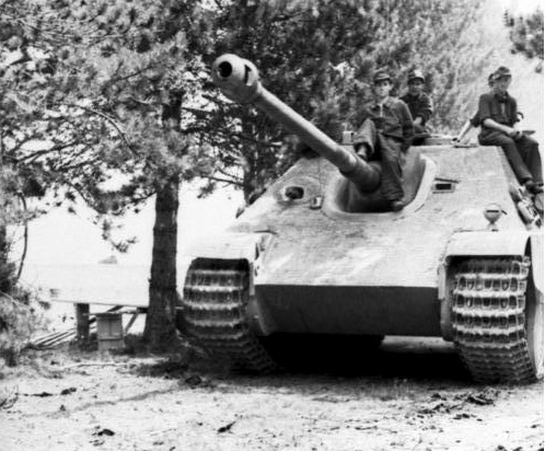 Bundesarchiv_Bild_101I-721-0396-21%2C_Frankreich%2C_Jagdpanther.2.jpg