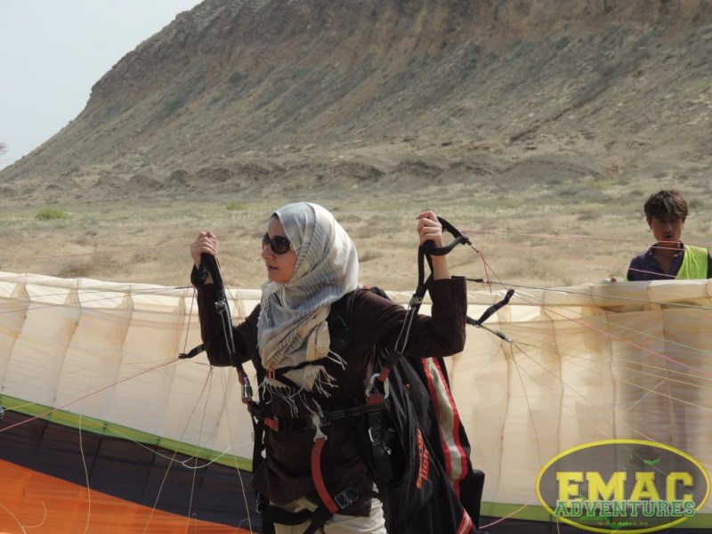 emac-paragliding-in-karachi18.jpg