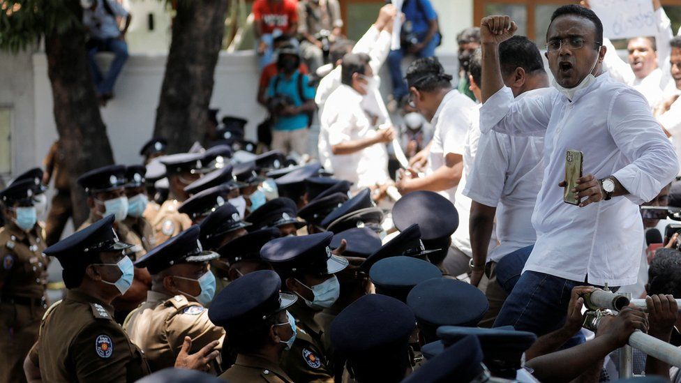 Protesters in Colombo, 3 April