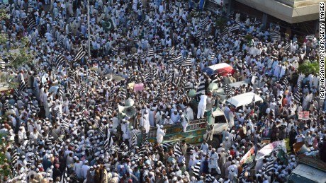 170909092047-rohingya-protest-0908-karachi-large-169.jpg