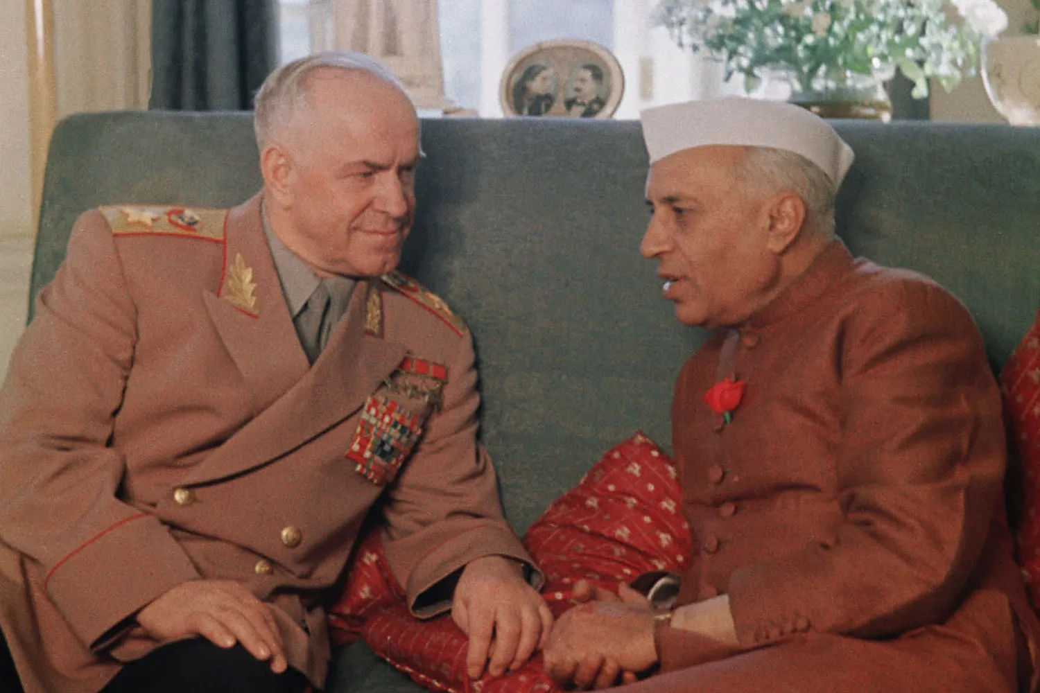 3-Zhukov-Nehru-New-Delhi-India-Soviet-Union-GettyImages-522573416.jpg