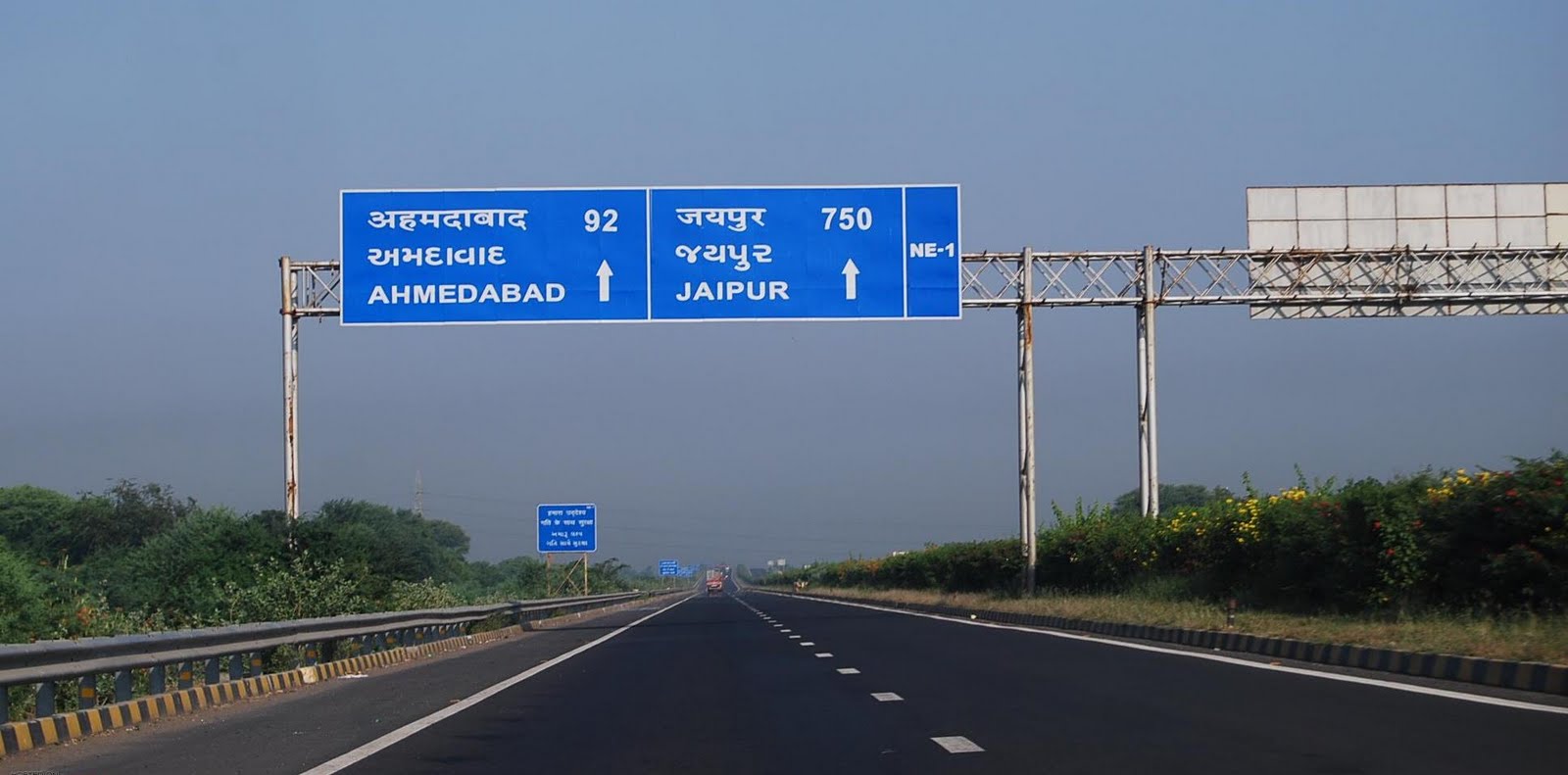 Baroda+-+Ahmedabad+Expressway.jpg