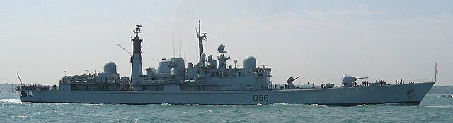 640px-HMS_Gloucester_D96.jpg