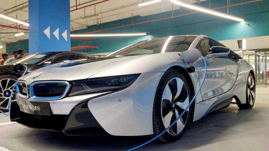 Electric_Charging_Station_BMW_01.jpg